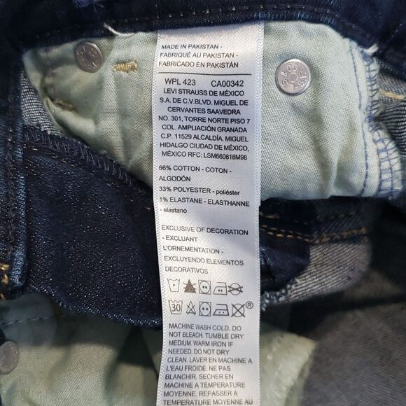 NWT Girls Signature Levi's GOLD Dark Wash Cuffed Bermuda Shorts Sz 7 - Picture 8 of 9